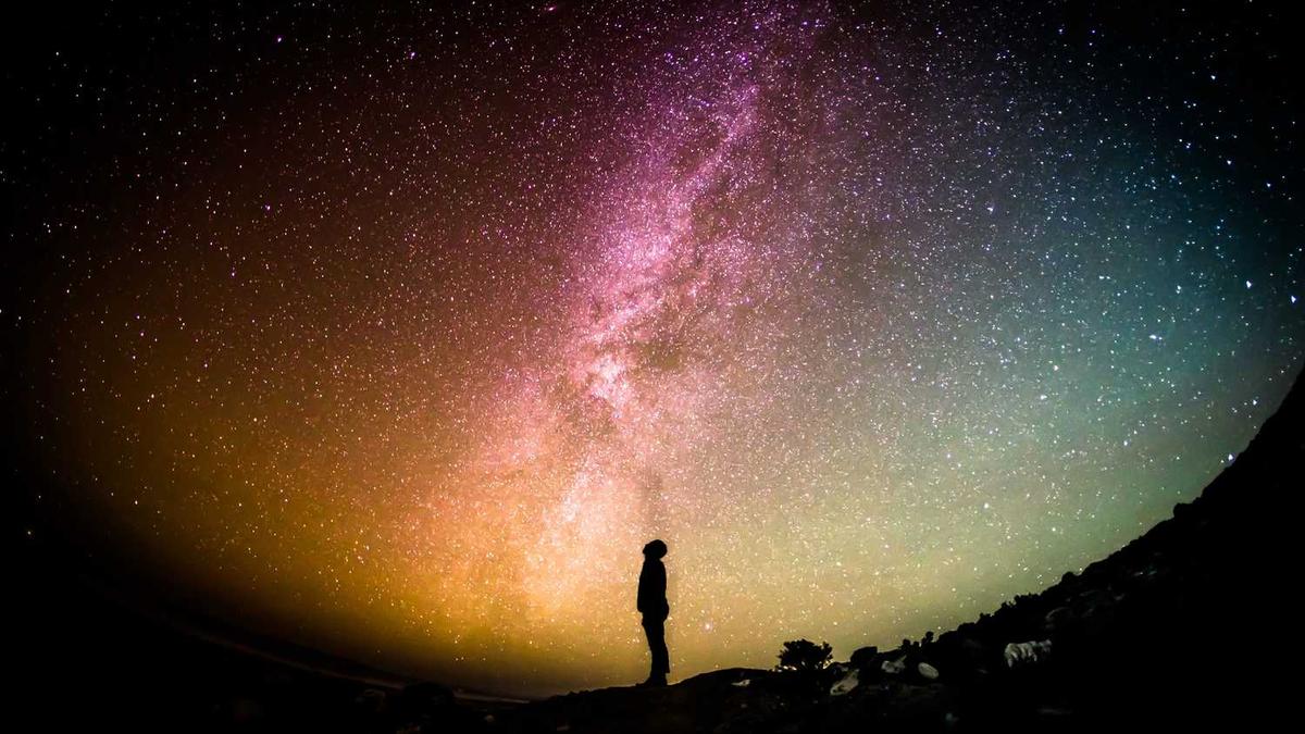 美剧星期三分集剧情