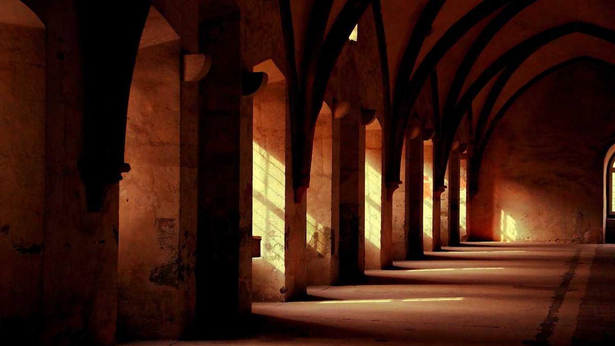 通化火车站有停车场吗