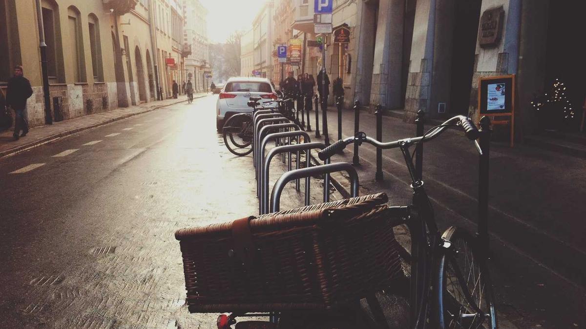 查看中国地图,信阳位于哪三省交界处?