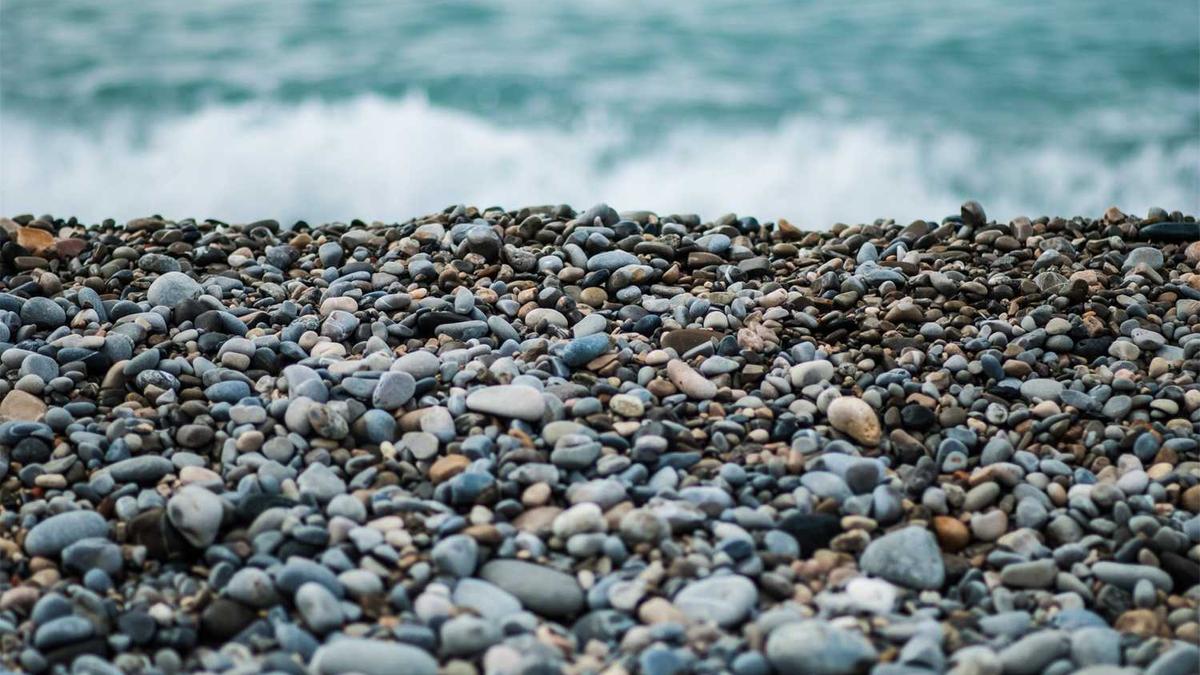 127舰052d入列时间